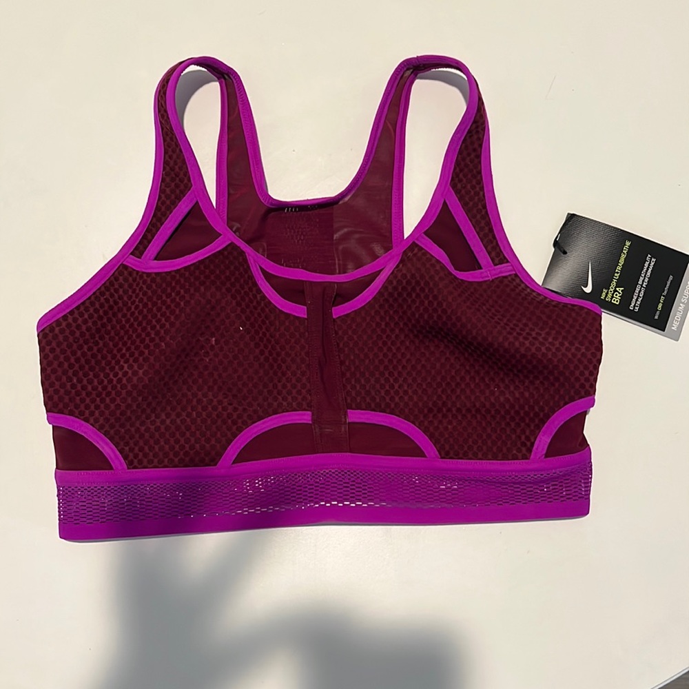 NET NIKE SPORTS BRA SIZE M